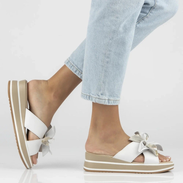 Stylové dámské pantofle Filippo DK7636/26 v bílé barvě