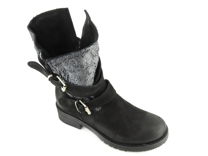 Vysoké dámské kozačky se silnou podrážkou - Venezia 2370