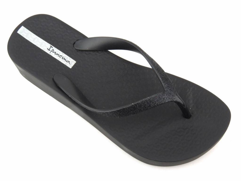 Dámské žabky na platformě - Ipanema 83386, černé se třpytkami
