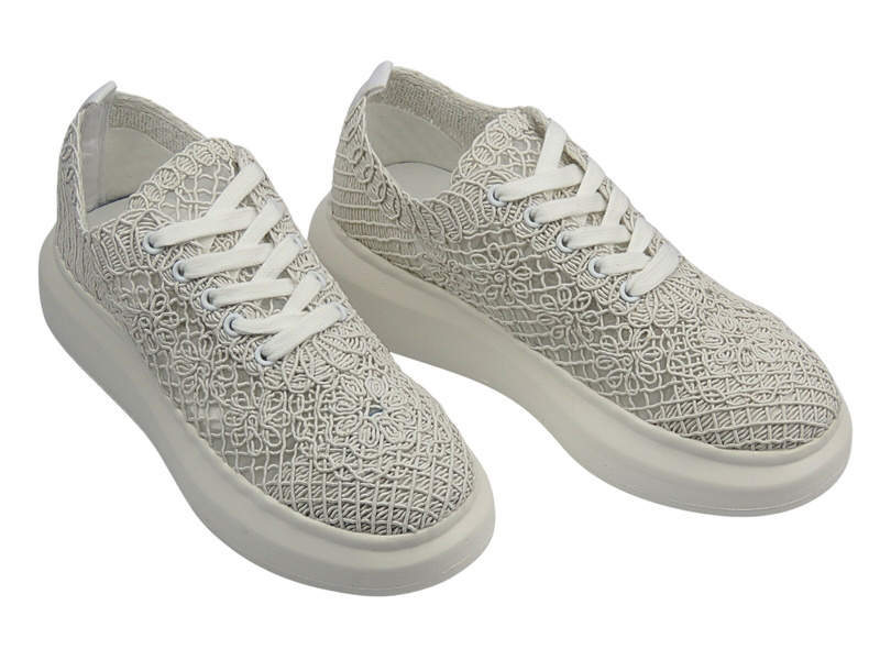 Dámské sportovní boty s krajkovým svrškem bílé Vinceza 17371