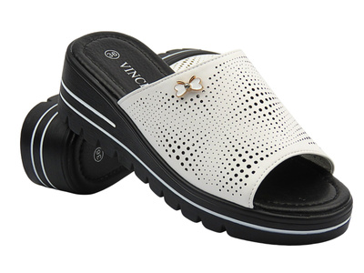 Dámské kožené nazouváky na jemném klínku, bílé – Vinceza 41477