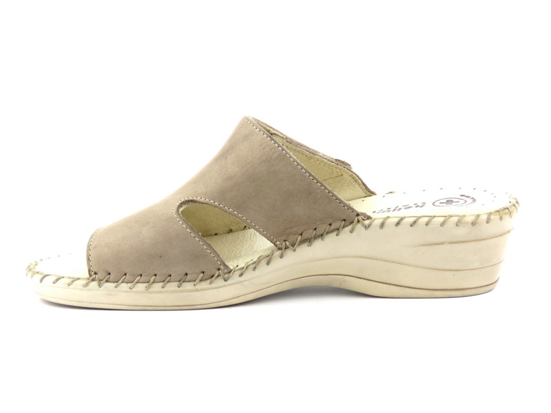Pohodlné dámské pantofle na nízkém klínku - HELIOS Komfort 203, béžové