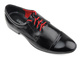 Pánská společenská obuv - MOSKŁA 409/203, černá s červenými tkaničkami