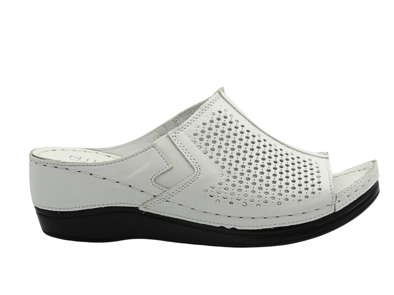 Pohodlné dámské nazouváky na klínu, bílé Nika Komfort H-157