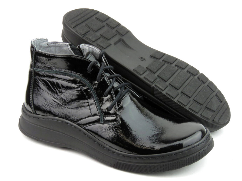 Lehká pohodlná lakovaná kotníková obuv pro ženy - HELIOS Komfort 612S, černá