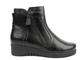 Pohodlné, kožené dámské kotníkové boty s jemným klínkem - Galant 729, černé