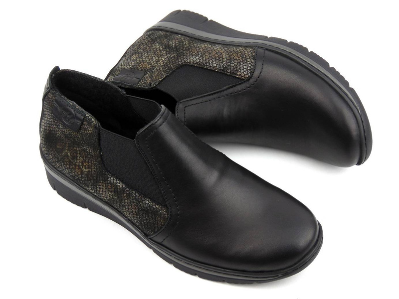 Lehké pohodlné dámské boty Chelsea od polské značky HELIOS Komfort 527 černé barvy