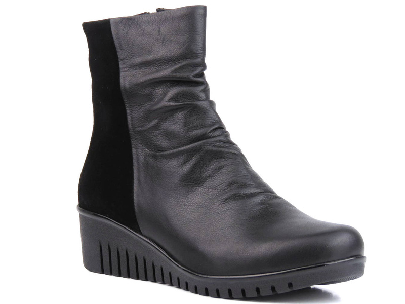 Vysoké dámské kozačky na klínku 5 cm - COMFORTABEL 960020-01 černá