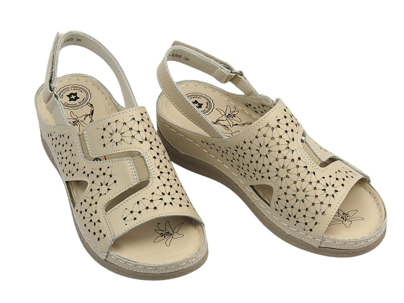 Dámské kožené sandály s suchým zipem – béžové Evento 25SD17‑8365