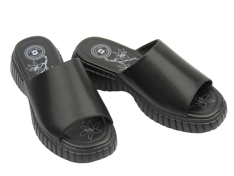 Elegantní dámské kožené pantofle – Evento 25SD18-8719 černé